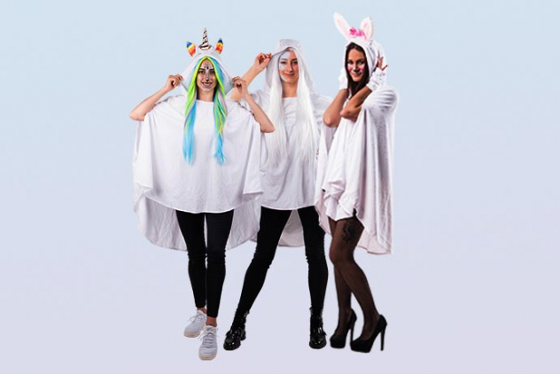 Wandelbare Plüschkostüme weißer Poncho
