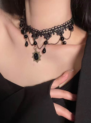 Gothic Necklace black with Lace 