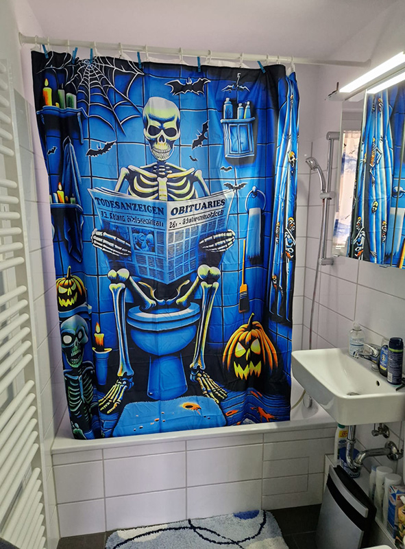 UV Skelett im Badezimmer185x220cm Stoffdruck waschbar