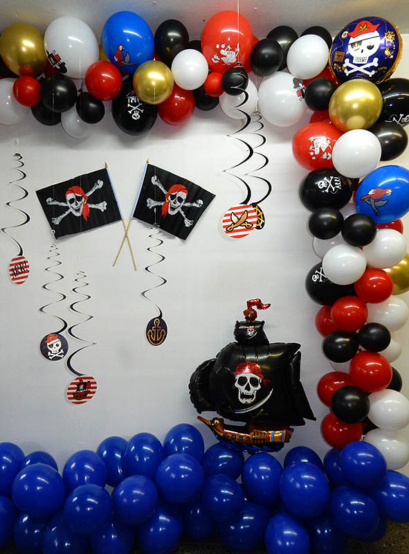 Giant Pirate Balloon Decoraton 120 Parts