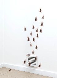 Product image 2 of the product “Cockroach Halloween Decorations 6 pcs ”