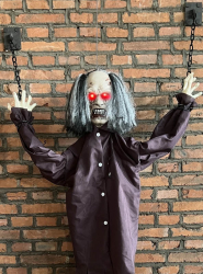 Artikelbild 2 des Artikels “Lebensgroßer Zombie 185cm an Ketten animiert “