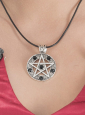 Pentagramm Amulett Kette schwarze Steine 