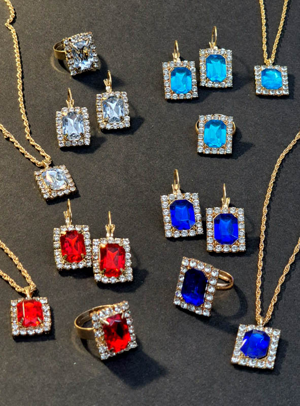 Artikelbild 1 des Artikels “Edles Schmuckset mit Edelsteinen und Strass “