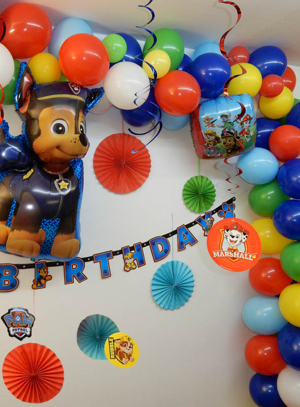 Product image 1 of the product “Paw Patrol Chase Party Wall Decoration 122 pcs ”