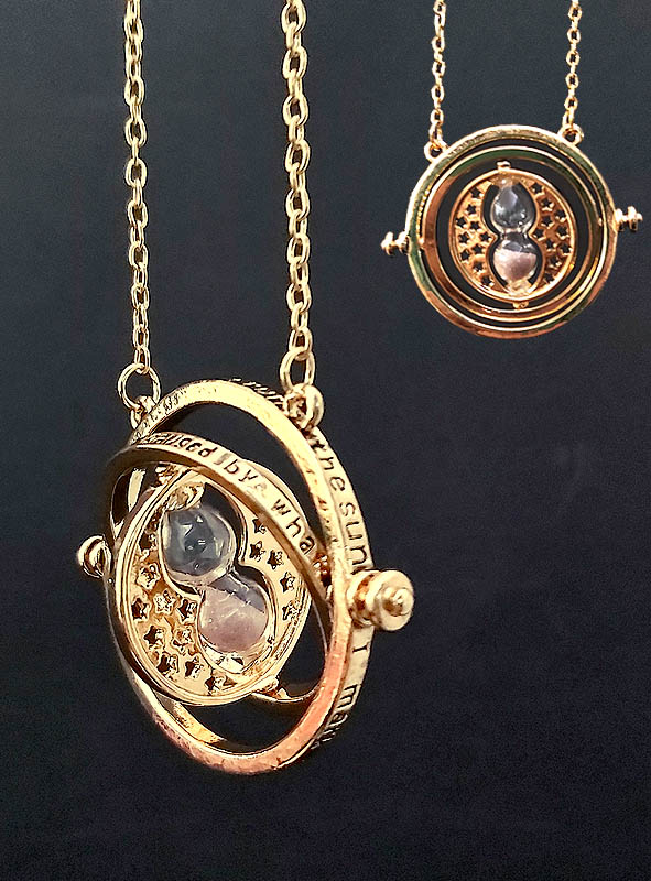 Product image 1 of the product “Magical Time Turner Necklace gold ”
