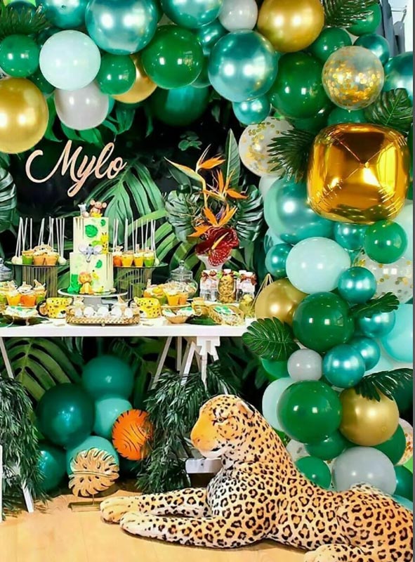 Product image 1 of the product “Giant Green Balloon Chain Complete Kit ”