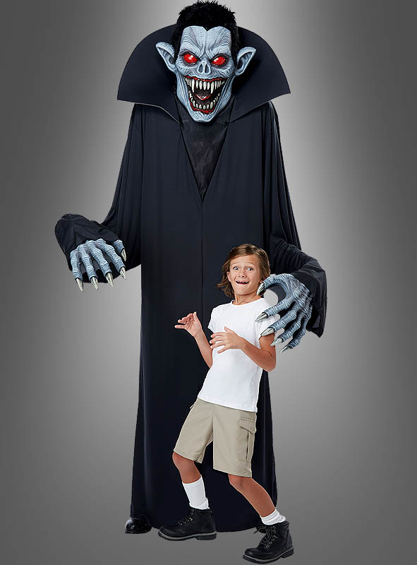Product image 1 of the product “Giant Vampire Costume ”
