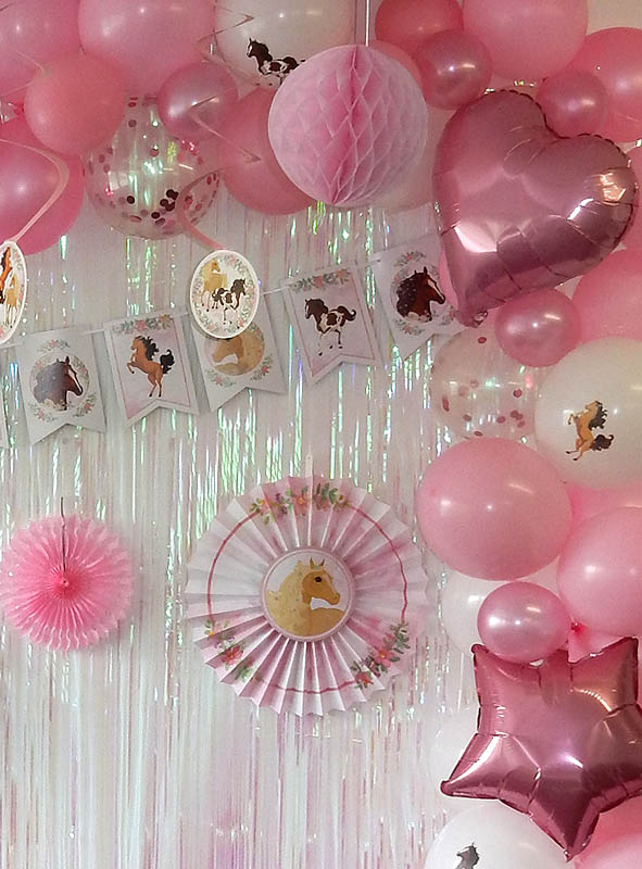 Product image 2 of the product “Horse Party Wall Decoration Set 118 Parts ”