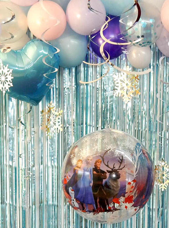 Product image 2 of the product “Frozen Party Wall Decoration 135 Parts ”